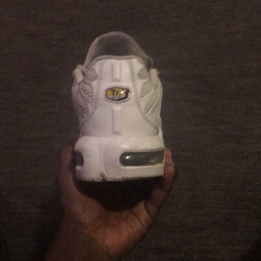 Nike - Picture 3 of 4
